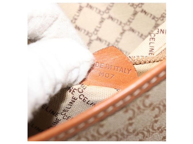 Céline Clutch in tela Macadam CELINE PVC Beige Oro Auth ARZ901 D'oro - vista 12