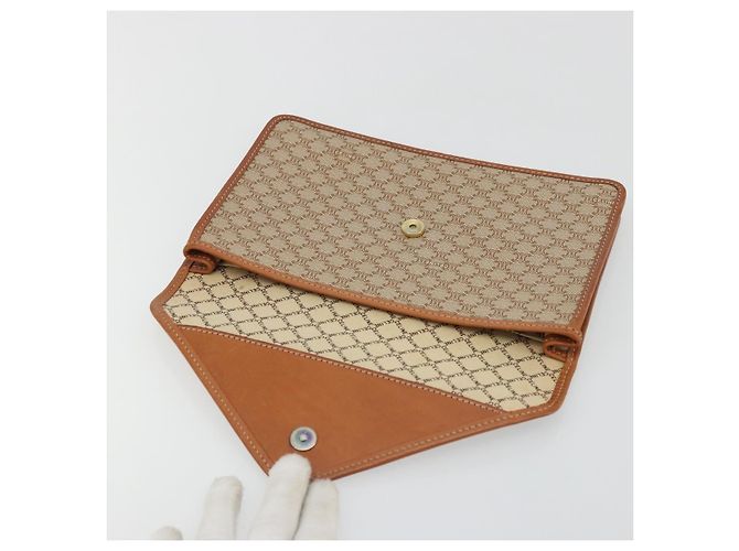 Céline Clutch in tela Macadam CELINE PVC Beige Oro Auth ARZ901 D'oro - vista 8