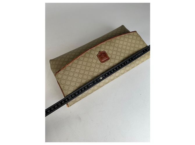 Céline Clutch in pelle monogramma Triomphe vintage di Celine beige e marrone - vista 15