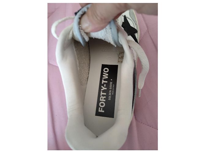 Golden Goose Sneakers basse in pelle bianca e camoscio Nero Bianco Grigio - vista 6
