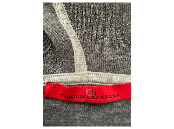 Moletom cinza CAROLINA HERRERA – casual chique e minimalista ✨ - vista 4