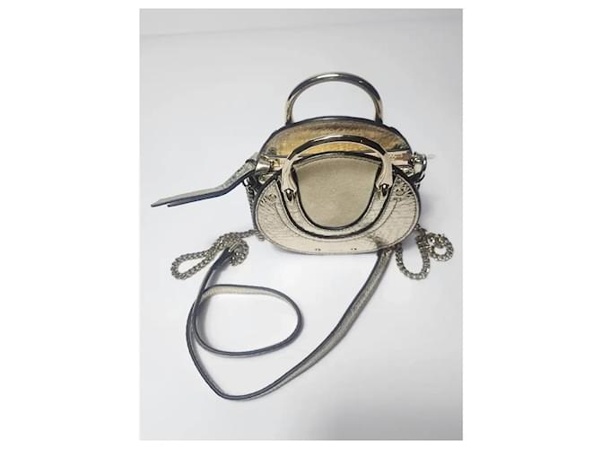 Chloé Pixie Mini Borsa Vitello Verniciato Oro e Camoscio Beige D'oro - vista 3