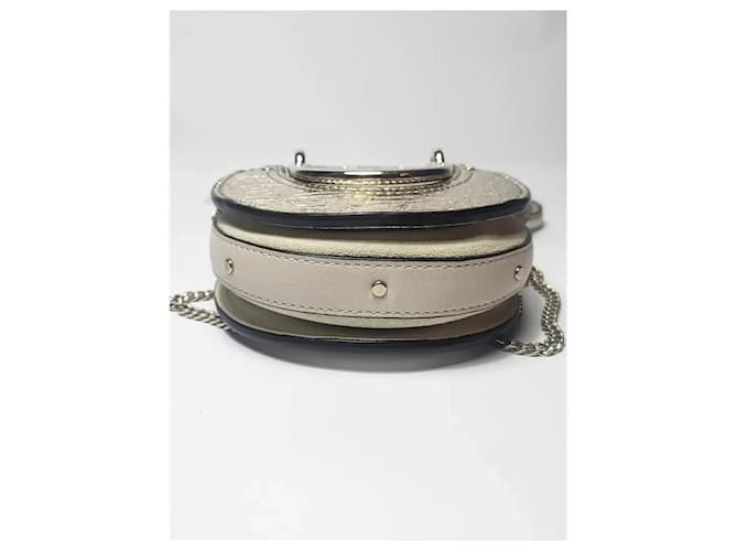 Chloé Pixie Mini Borsa Vitello Verniciato Oro e Camoscio Beige D'oro - vista 9