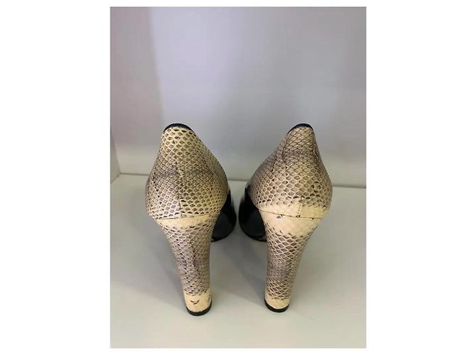 Chloé High Heels aus schwarzem Lackleder mit Schlangenmuster Gr. 36 - Ansicht 4