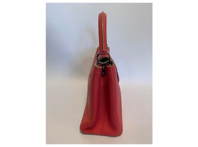 Borsa Louis Vuitton Capucines MM in pelle rosa - vista 4