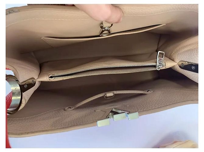Borsa Louis Vuitton Capucines MM in pelle rosa - vista 9