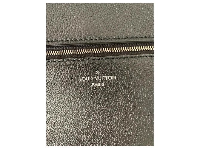 Louis Vuitton Mylockme Bolsa de couro granulado Preto e Creme - vista 4
