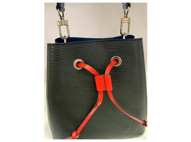 Néonoé Louis Vuitton Néonoè BB Borsa a Secchiello in Pelle Epi Nera Nero - vista 3