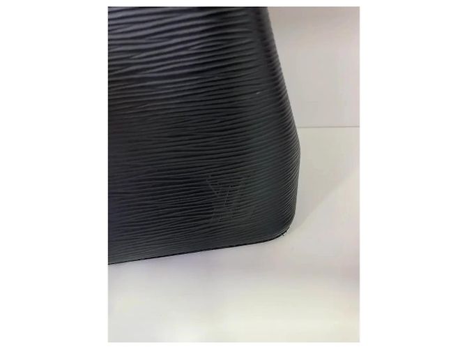 Néonoé Louis Vuitton Néonoè BB Borsa a Secchiello in Pelle Epi Nera Nero - vista 5