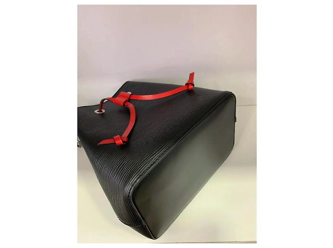 Néonoé Louis Vuitton Néonoè BB Borsa a Secchiello in Pelle Epi Nera Nero - vista 6