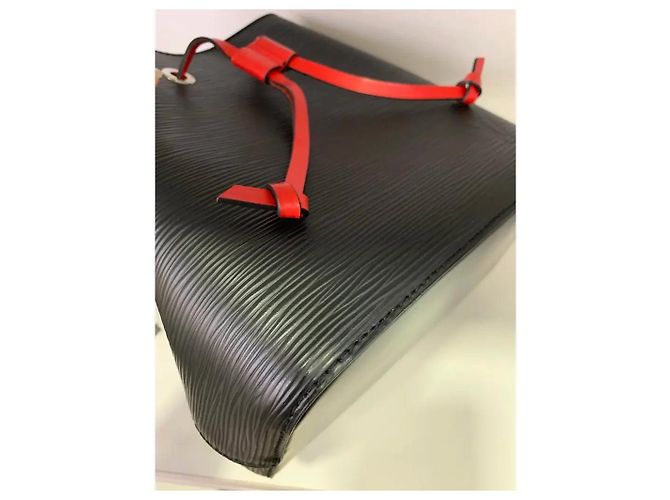 Néonoé Louis Vuitton Néonoè BB Borsa a Secchiello in Pelle Epi Nera Nero - vista 7