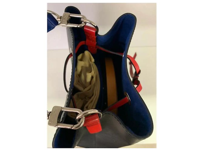 Néonoé Louis Vuitton Néonoè BB Borsa a Secchiello in Pelle Epi Nera Nero - vista 8