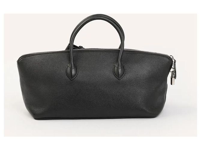 Louis Vuitton Triângulo Alta Marroquinaria Preto - vista 2