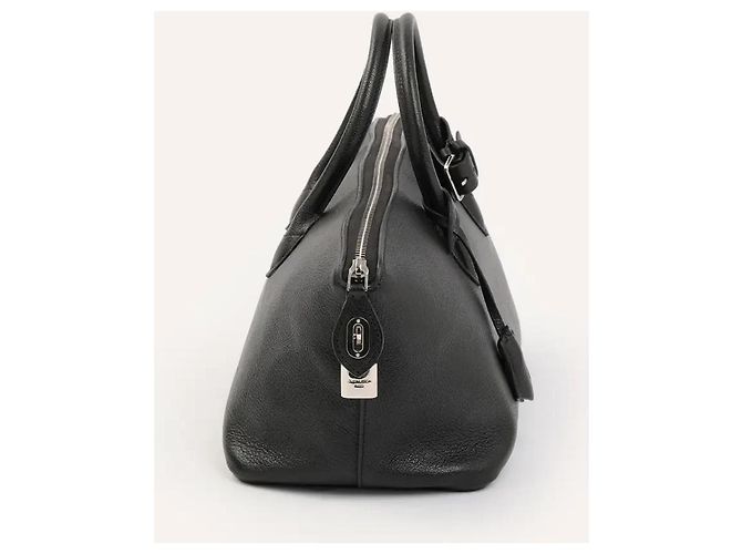 Louis Vuitton Triângulo Alta Marroquinaria Preto - vista 3