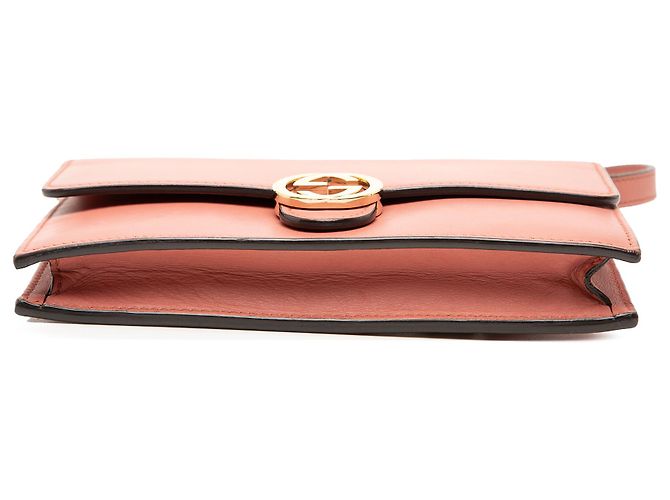 Billetera de cuero rosa Gucci con logo G entrelazado en la correa - vista 3