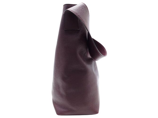 BOLSO ALEXANDER MCQUEEN T-BAR SLING DE CUERO TEXTURIZADO BURDEOS - vista 4