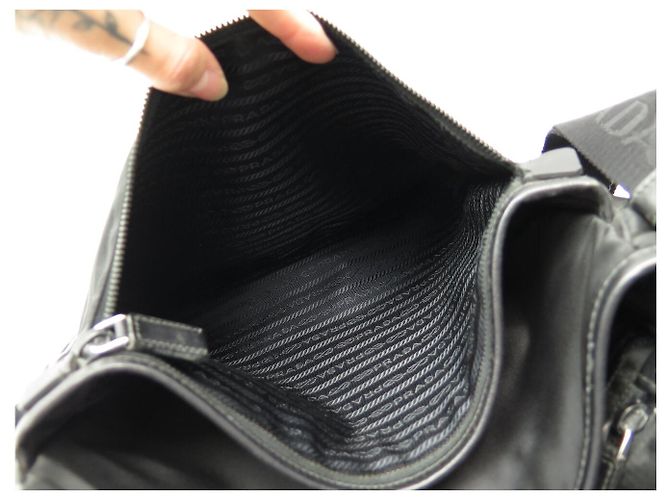 BAG MESSENGER PRADA LOGO NYLON BORSO A TRACOLLA Nero - vista 11