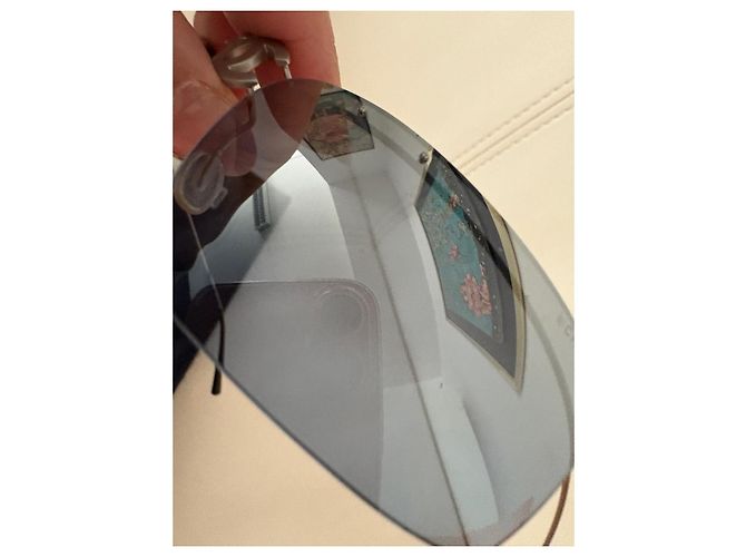 Óculos de sol Chanel em metal cinza com logo CC Metálico Azul claro - vista 6