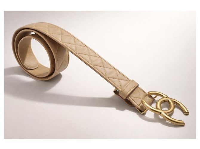 Chanel 14C Beigegoldene CC-Schnalle Gürteltasche aus Lammleder Größe 85/34 Gold hardware - Ansicht 3