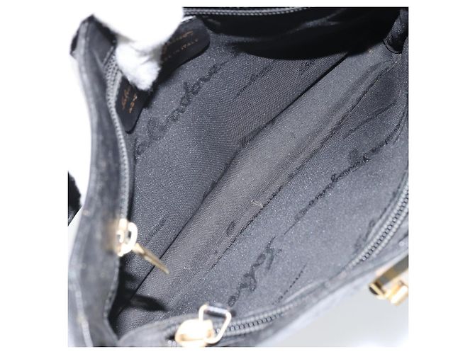 Bolsa de Ombro Gancini em Couro Preto e Dourado Auth BA11825 da Salvatore Ferragamo - vista 11