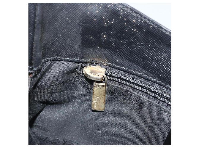 Bolsa de Ombro Gancini em Couro Preto e Dourado Auth BA11825 da Salvatore Ferragamo - vista 19