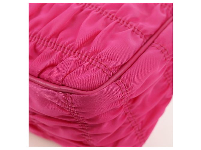 Borsa a spalla con catena Prada in nylon rosa e oro 1BH152 Auth SW2261SAM D'oro - vista 16
