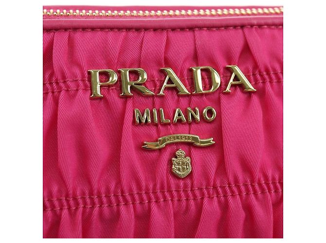 Borsa a spalla con catena Prada in nylon rosa e oro 1BH152 Auth SW2261SAM D'oro - vista 19