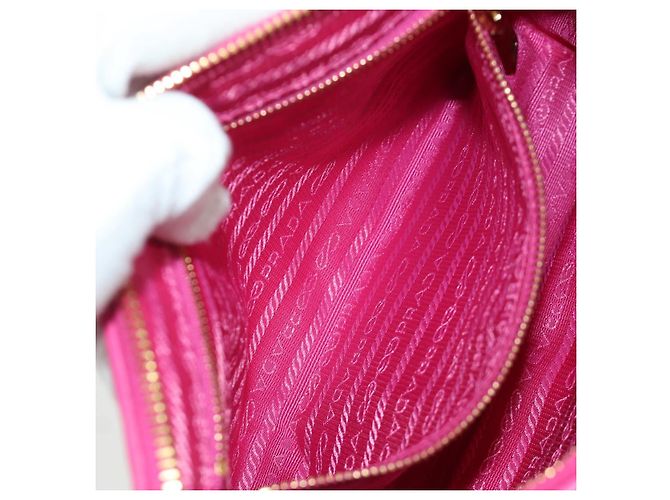 Borsa a spalla con catena Prada in nylon rosa e oro 1BH152 Auth SW2261SAM D'oro - vista 24