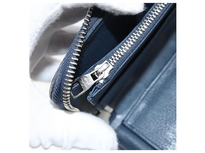 Portafoglio Verticale in Pelle Taurillon Clemence LOUIS VUITTON M58823 Auth bs34331 Blu navy - vista 21