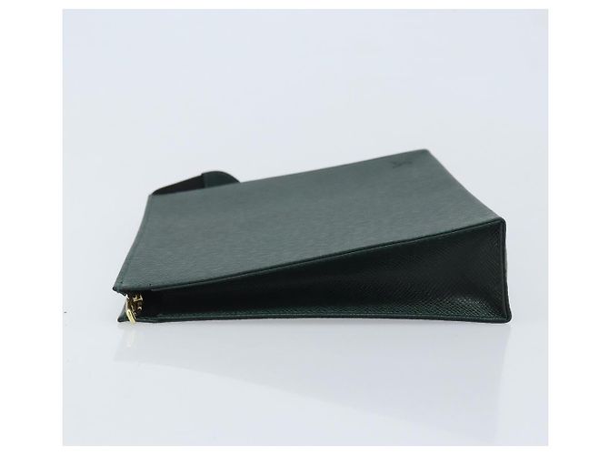LOUIS VUITTON Poche Toilette Taiga 26 Epicea LV Auth BAZ284 - vista 4
