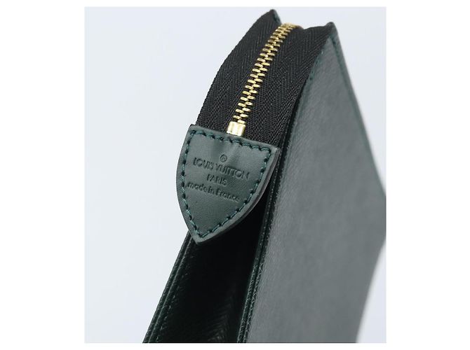 LOUIS VUITTON Poche Toilette Taiga 26 Epicea LV Auth BAZ284 - vista 8
