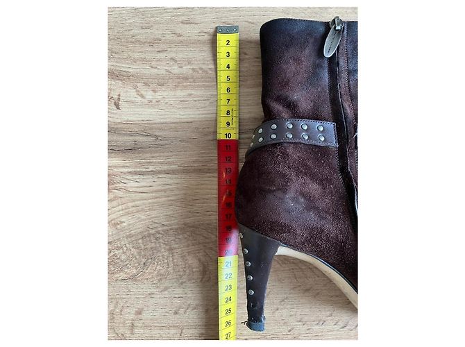 Bellissime ankle boot in pelle scamosciata marrone Sergio Rossi. - vista 7