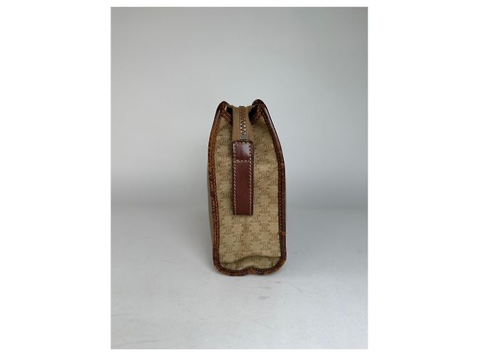 Céline Clutch in pelle monogramma Triomphe Celine Paris vintage beige marrone - vista 4
