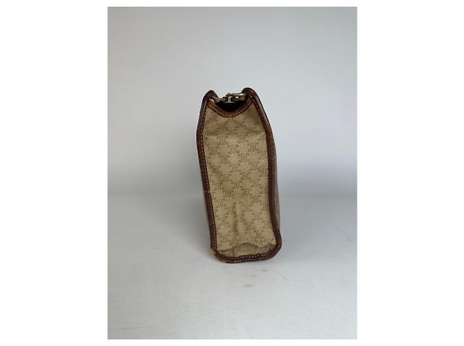 Céline Clutch in pelle monogramma Triomphe Celine Paris vintage beige marrone - vista 5