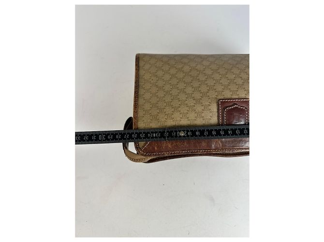 Céline Clutch in pelle monogramma Triomphe Celine Paris vintage beige marrone - vista 8