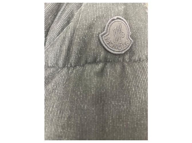 Chaqueta Moncler de Plumas Gris Acolchada - vista 9