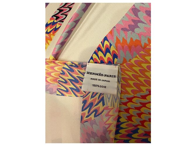 Hermès: RARO Sciarpa/Quadrato edizione speciale "Abito da Sera" Sete Marmo 90 cm Multicolore - vista 10