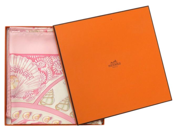 Foulard in seta Hermès Carré 90 Parures Oceaniche Rosa Bianco - vista 2