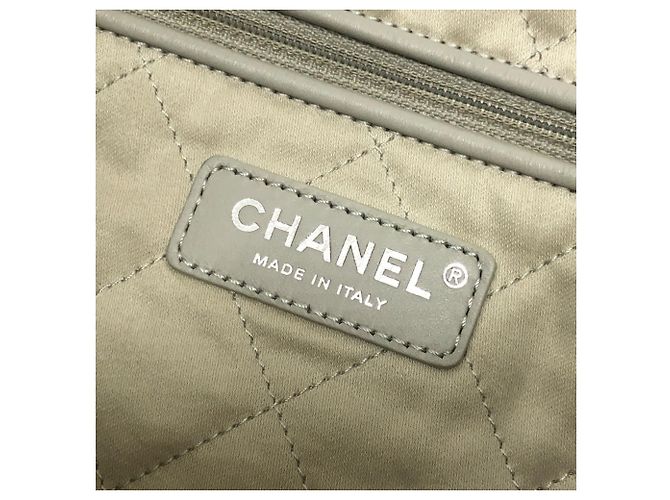 Borsa a Spalla Chanel 22 Small Coco Mark Marrone - vista 15