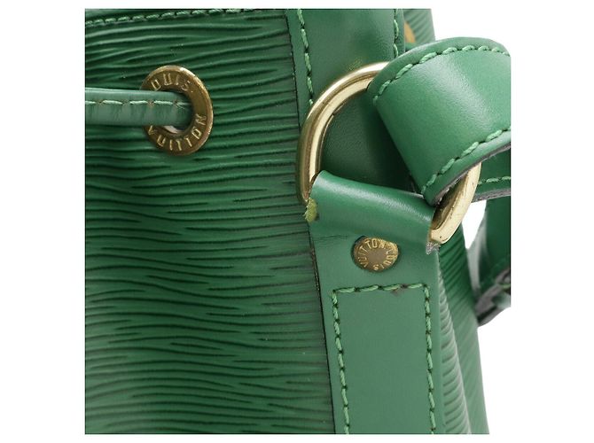 Noe Borsa a Spalla Noé Epi Louis Vuitton Verde - vista 4
