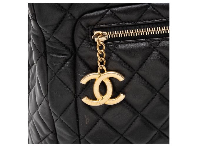 Gabrielle Chanel Medallion Tote aus Lammleder Schwarz - Ansicht 9