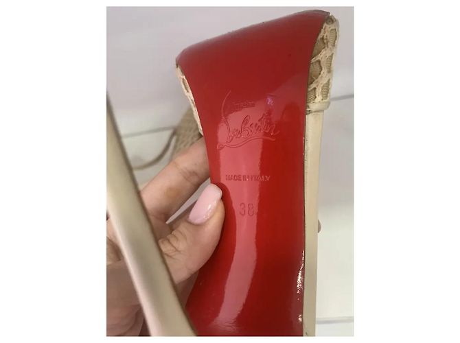 Décolleté Christian Louboutin Salonu in pelle e mesh Eggshell Bianco sporco - vista 7