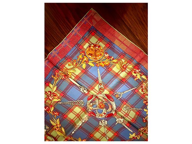 Hermès: Quadrat mit dem Titel 'Fleurs d'Ecosse' 90 cm Mehrfarben - Ansicht 2