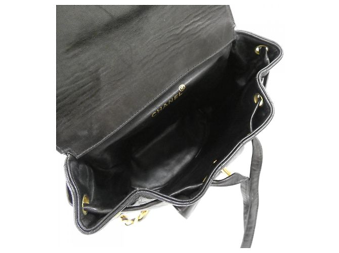 Timeless Chanel Rucksack aus Lammleder Schwarz Gold hardware - Ansicht 9