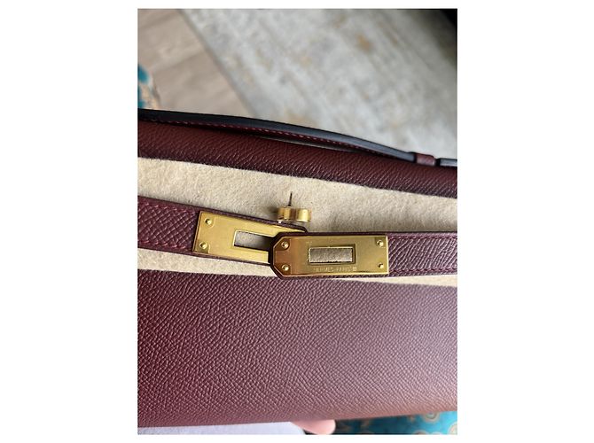 Clutch Kelly Cut di Hermès Bordò - vista 3