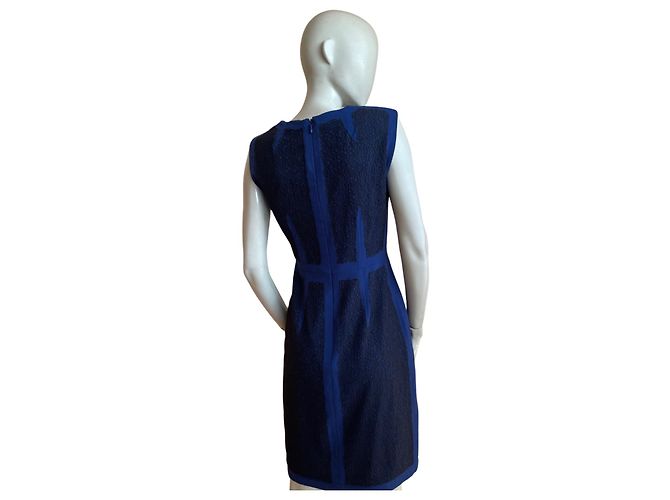 BCBG Max Azria Deep Blue Lace Dress – Structured Elegance ✨ Black Navy blue - view 3