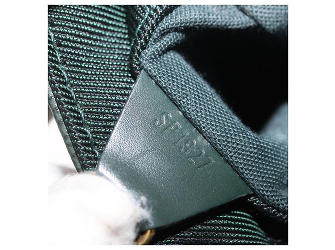 LOUIS VUITTON Borsa a Spalla Taiga Victor Épicea M30144 LV Auth ka3543 - vista 12