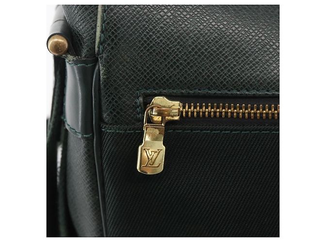 LOUIS VUITTON Borsa a Spalla Taiga Victor Épicea M30144 LV Auth ka3543 - vista 17