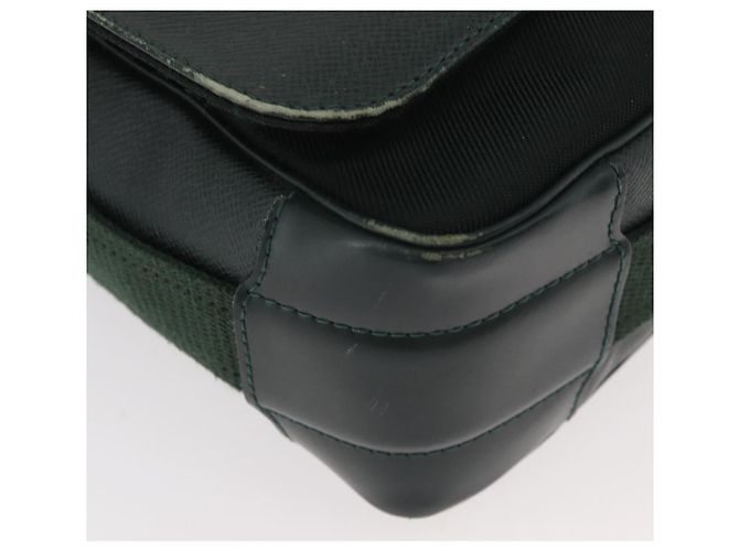 LOUIS VUITTON Borsa a Spalla Taiga Victor Épicea M30144 LV Auth ka3543 - vista 9