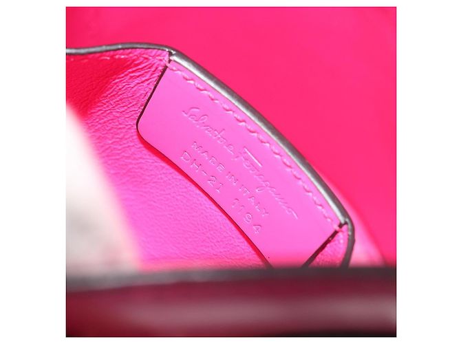 Borsa a Spalla Gancini in Pelle Rosa Oro Auth ARZ836A di Salvatore Ferragamo D'oro - vista 11